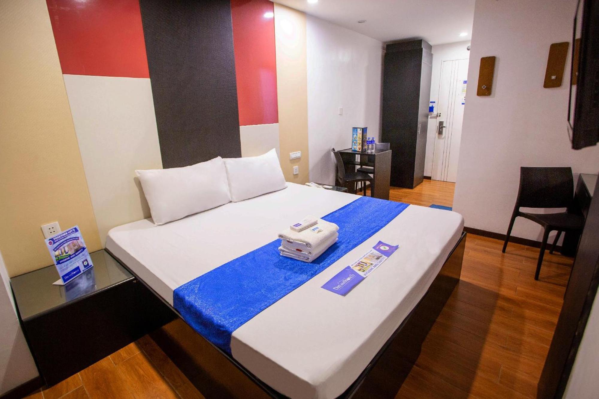 Hotel Dreamworld North Edsa Quezon City Bagian luar foto