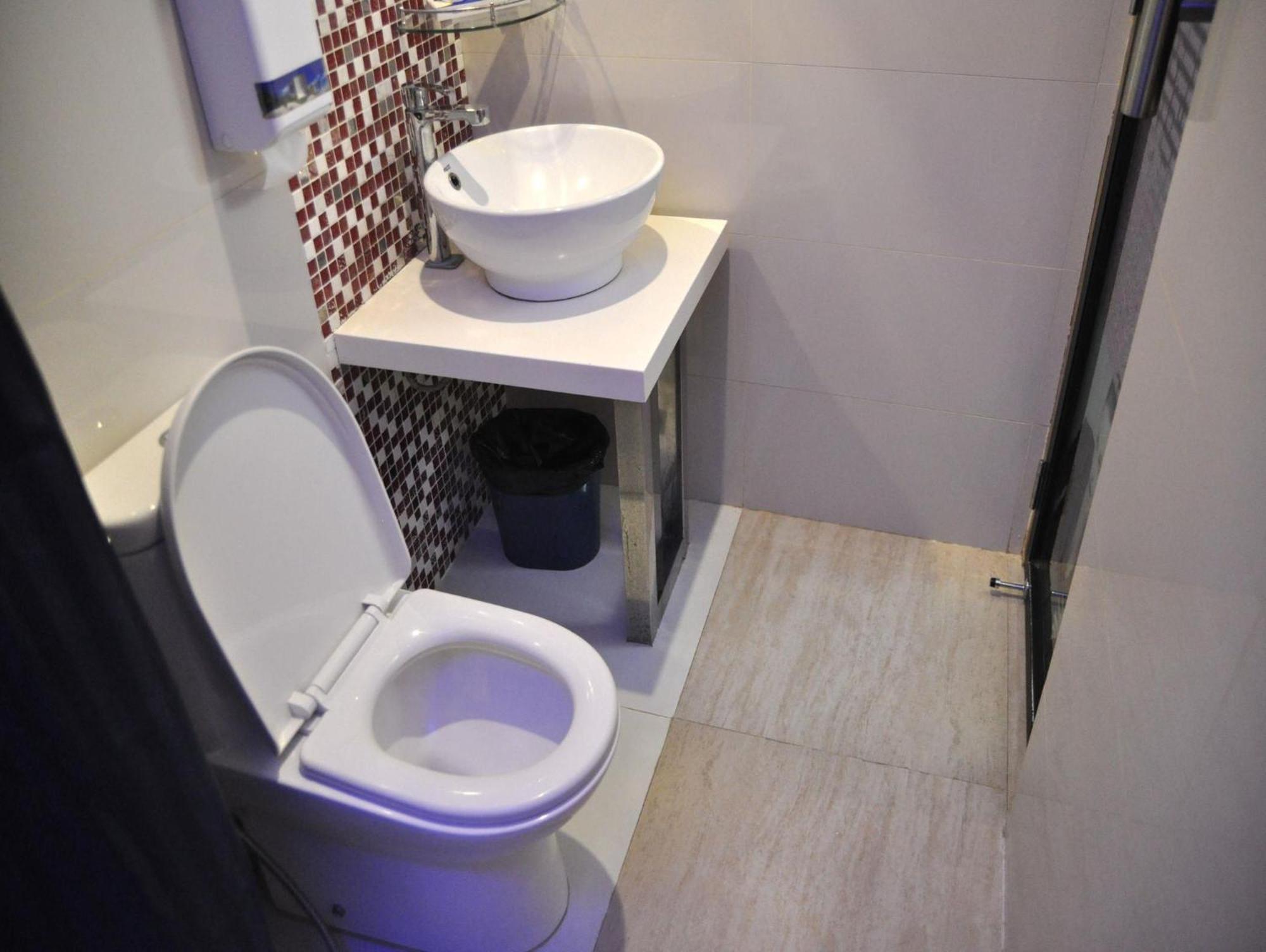 Hotel Dreamworld North Edsa Quezon City Bagian luar foto